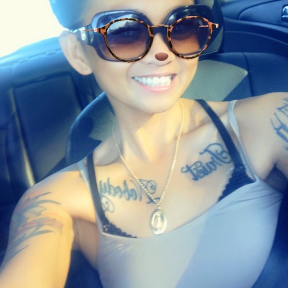 Meet your Posher, Ana - Picture 1 of 1